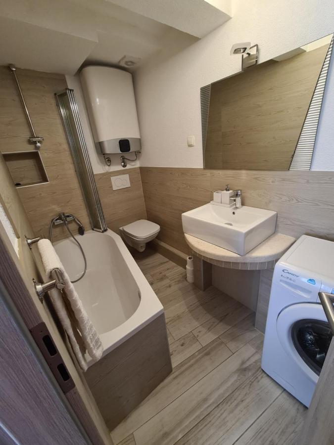 Apartments Rose1 Крес Екстериор снимка