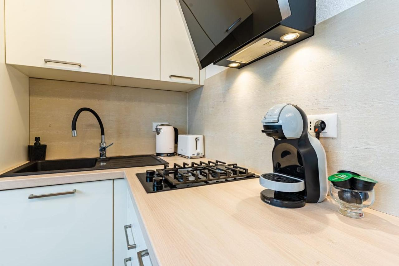 Apartments Rose1 Крес Екстериор снимка