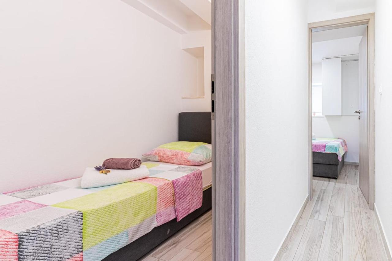 Apartments Rose1 Крес Екстериор снимка