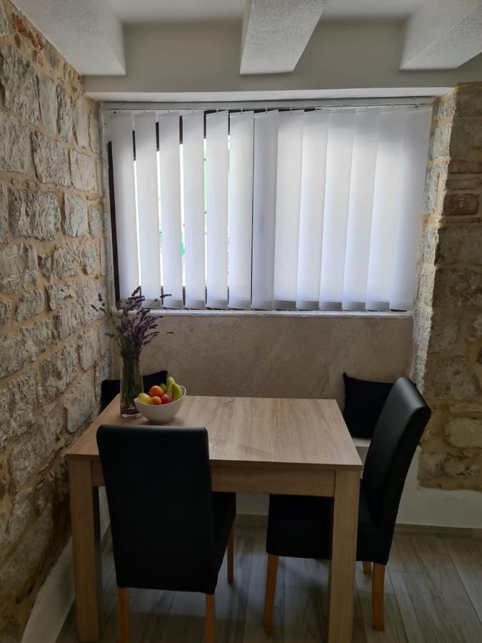 Apartments Rose1 Крес Екстериор снимка