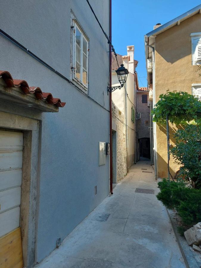 Apartments Rose1 Крес Екстериор снимка