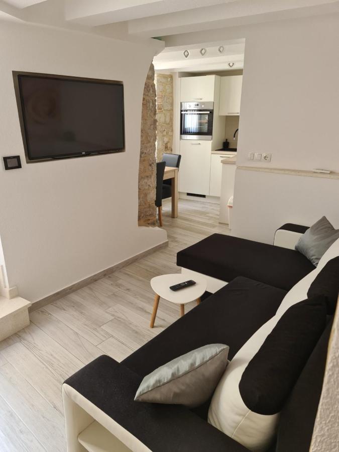 Apartments Rose1 Крес Екстериор снимка
