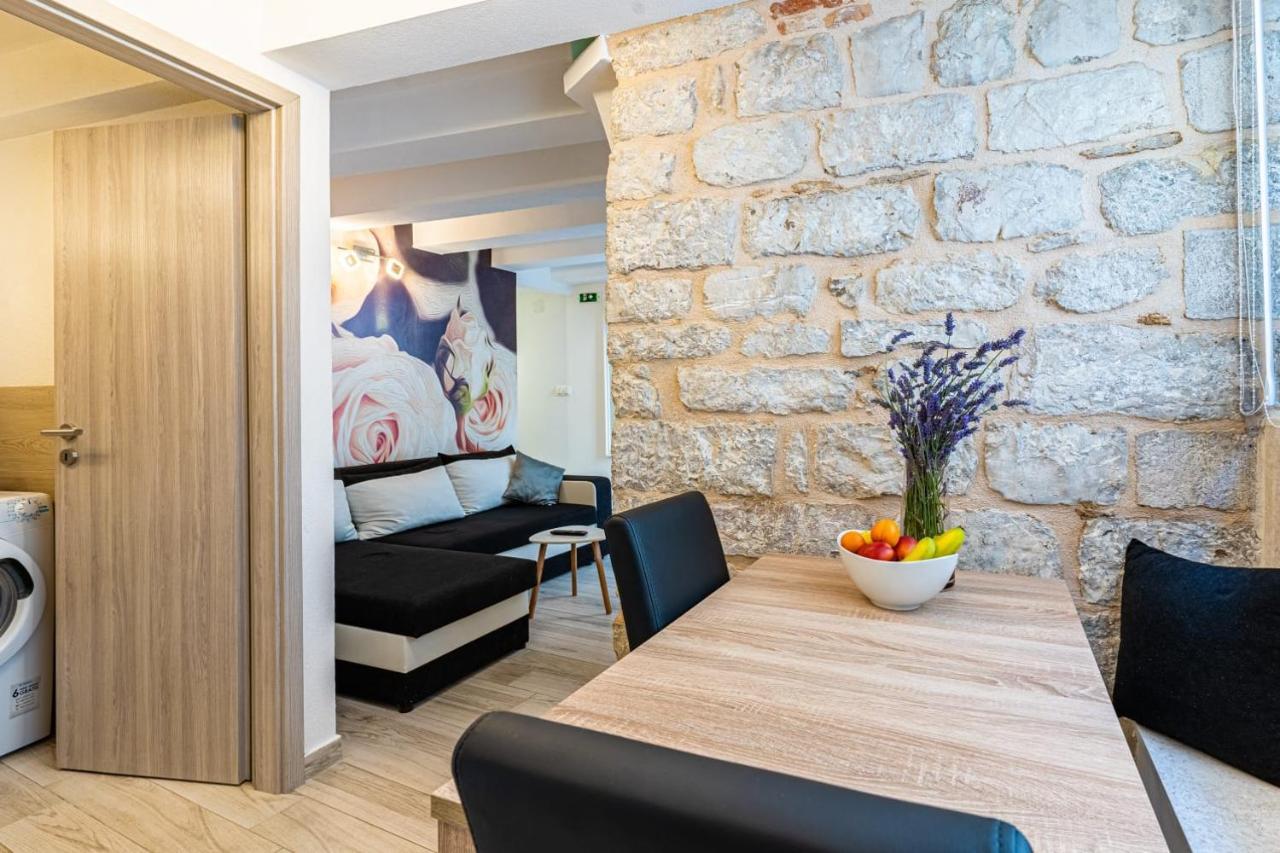 Apartments Rose1 Крес Екстериор снимка